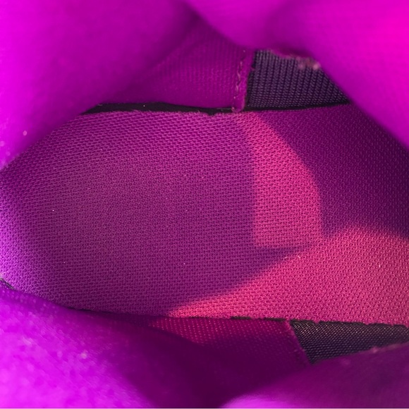 Under Armour Girls Shoes Jet Mid Sneakers Sz Big Girl 4 Gray Purple Leather Play - Picture 9 of 11